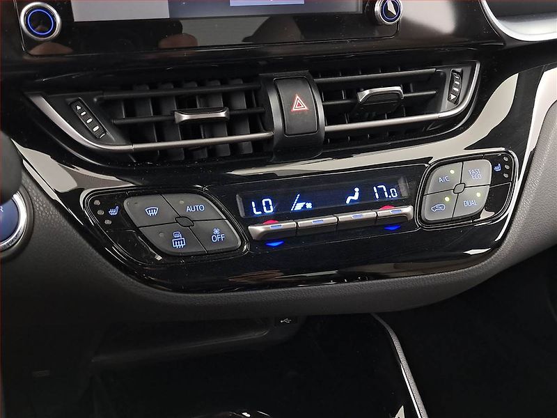 Toyota C-HR (2020) 1.8 Hybrid - fotka 16 z 20