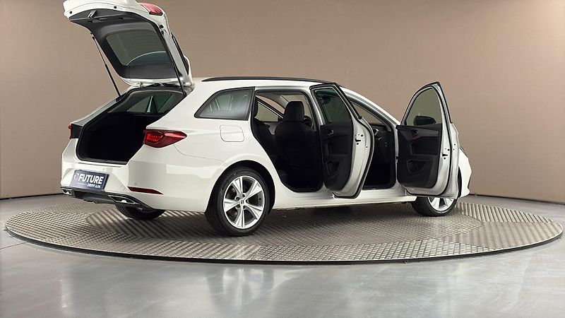 Seat Leon 2.0 TDI DSG FR Sportstourer - fotka 6 z 26