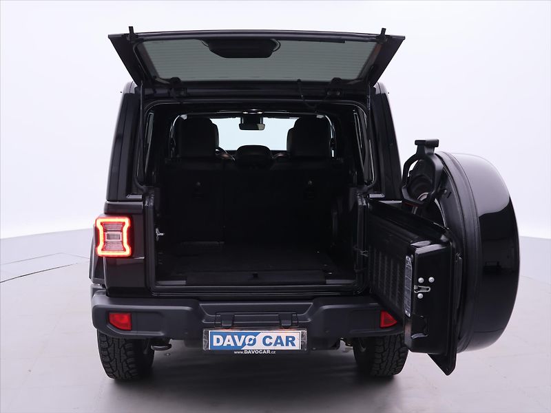 Jeep Wrangler 2.1 CRD 147kW Aut. Unlimited - fotka 9 z 31