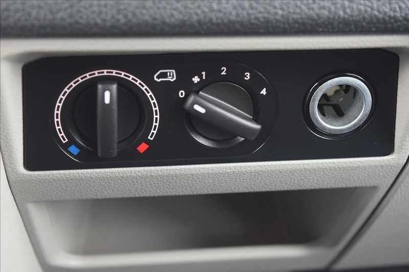 Volkswagen Transporter 2,0 TDI 110KW KLIMA TAŽNÉ - fotka 44 z 48