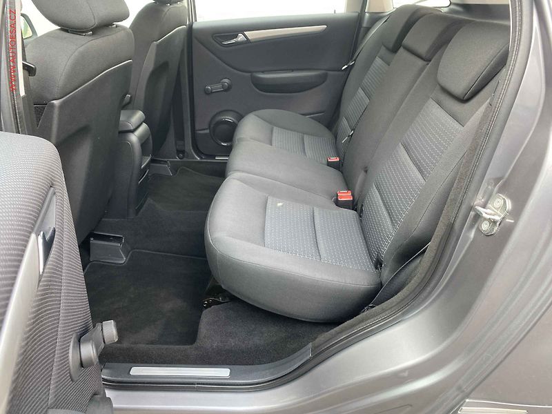 Mercedes-Benz Třídy B (2009) 1.7i B170, AC, park.čidla - fotka 10 z 15