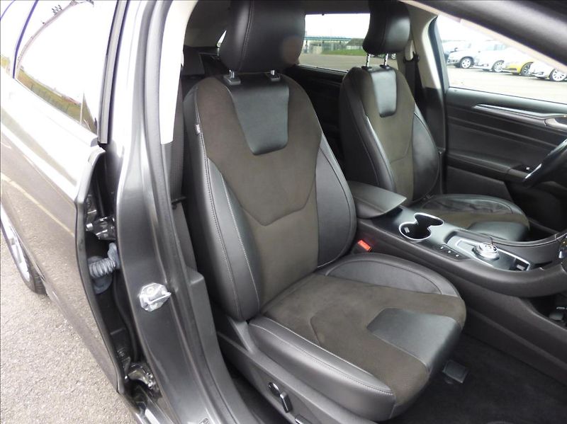 Ford Mondeo 2,0 EcoBlue,140kW,Navi,Keyless - fotka 20 z 58