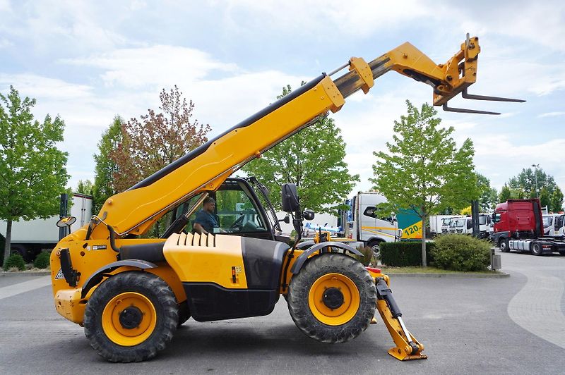 JCB (2019) 540-140 telescopic loader  - fotka 5 z 24