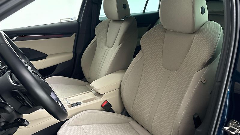 Škoda Octavia 2.0 TDI DSG 4x4 Style Combi - fotka 15 z 33