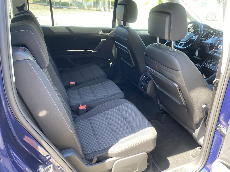 Volkswagen Touran 1.4 TSI 110kW- 1xMAJ.- 7 MÍST - fotka 36 z 42