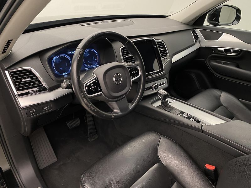 Volvo XC90 D5 AWD MOMENTUM AUT CZ - fotka 4 z 46