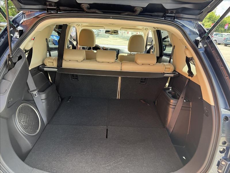 Mitsubishi Outlander 2,3 DI-D - fotka 24 z 31