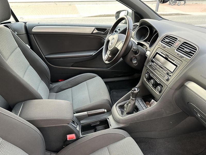 Volkswagen Golf Cabrio 1,4 TSI - fotka 12 z 27