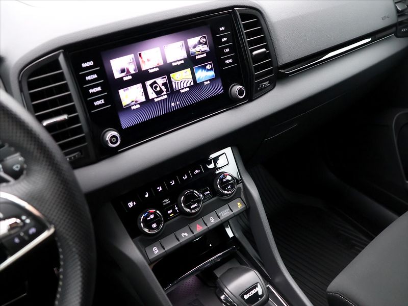Škoda Karoq 1,5 TSI 110kW DSG Sportline DP - fotka 23 z 34