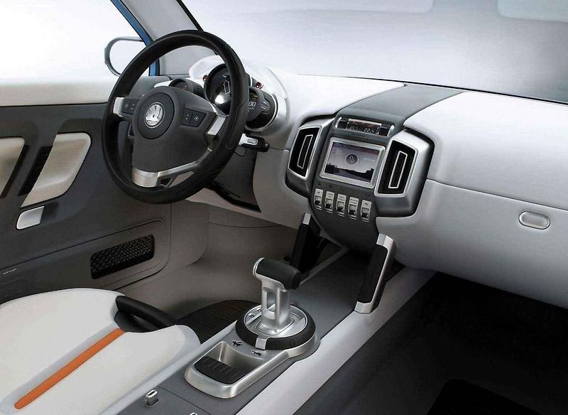 Škoda začíná s odtajňováním velkého rodinného elektromobilu