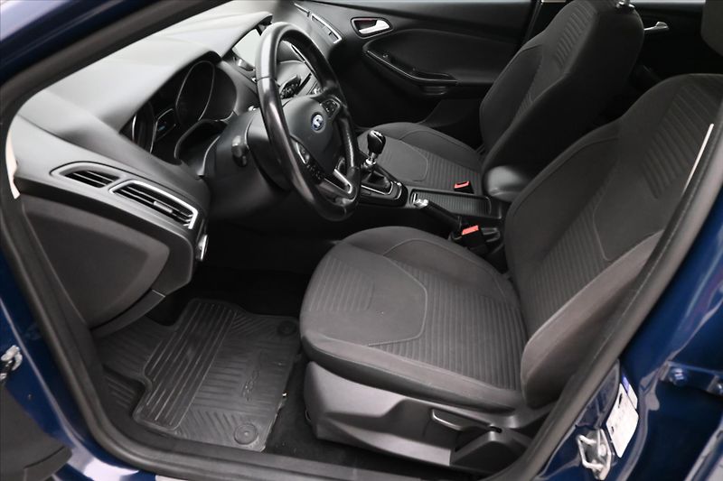 Ford Focus 1,0 EcoBoost 92 kW TAŽNÉ Záruk - fotka 13 z 30