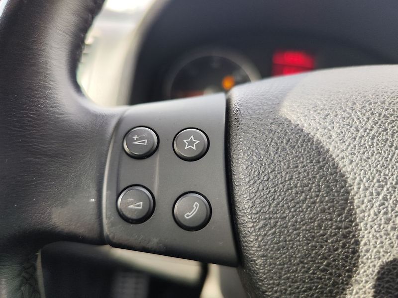 Volkswagen Golf 1.9 TDI/77kW DSG - fotka 18 z 24