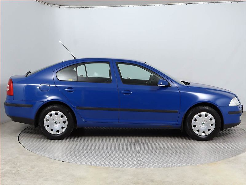 Škoda Octavia (2006) Elegance 1.9 TDI, Serv.kniha - fotka 5 z 12