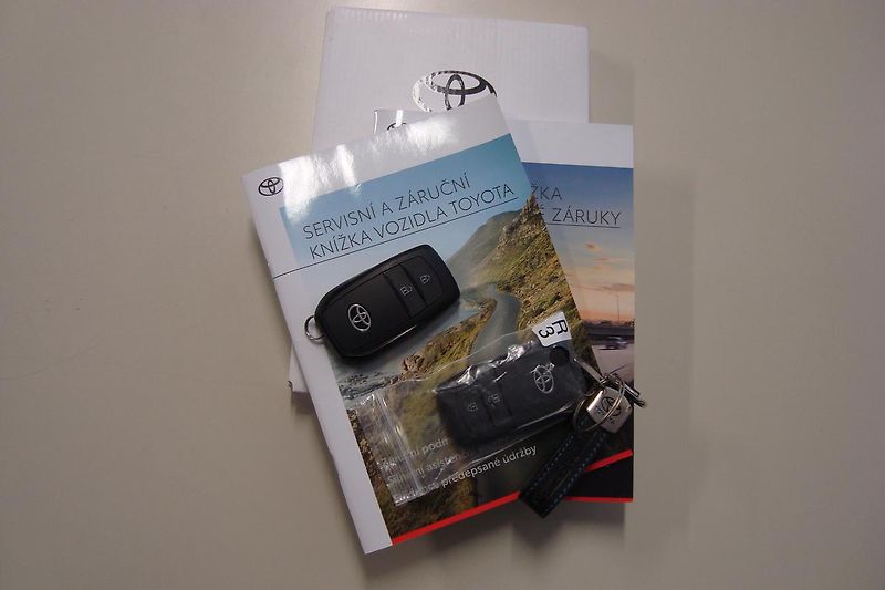 Toyota Yaris Cross (2024) 1.5 Hybrid,ČR,1.Maj.Exetucive - fotka 75 z 83