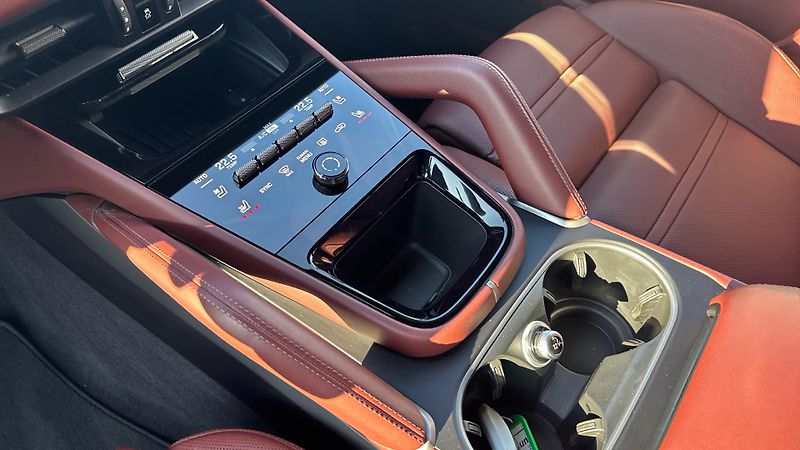 Porsche Cayenne Turbo E-Hybrid - fotka 22 z 29
