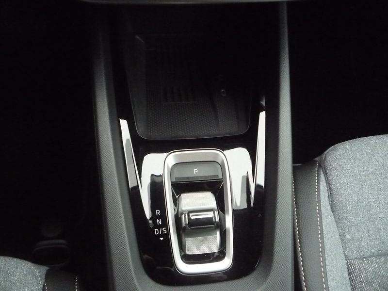 Škoda Octavia (2024) 1,5TSi 110kW m-HEV DSG Top Sel - fotka 10 z 14