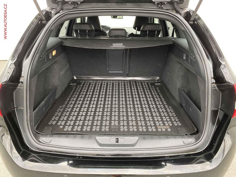 Peugeot 308 (2015) 2.0HDi, GT, AT, LED, kamera - fotka 7 z 18