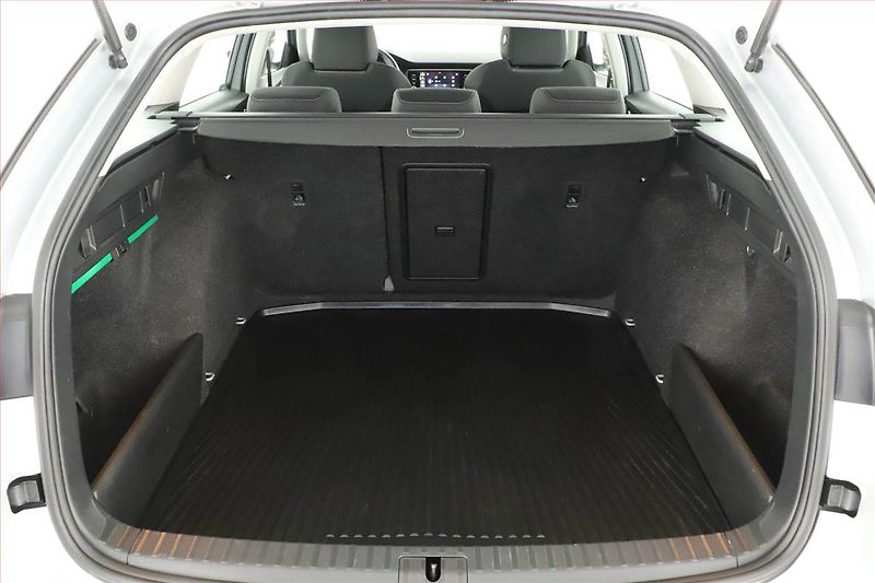 Škoda Octavia (2023) Ambition 2.0 TDI, ČR,1.maj - fotka 11 z 16