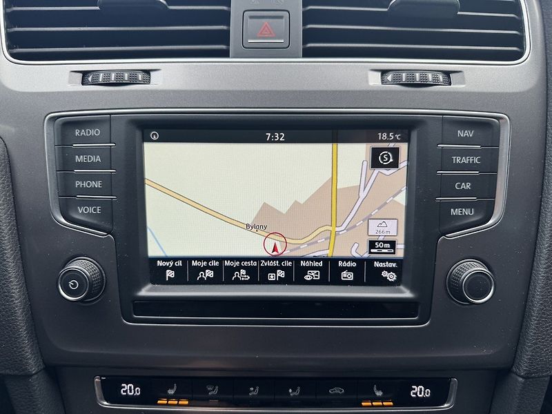 Volkswagen Golf (2016) 1.4TSi Lounge Navi Digi Klima - fotka 12 z 49