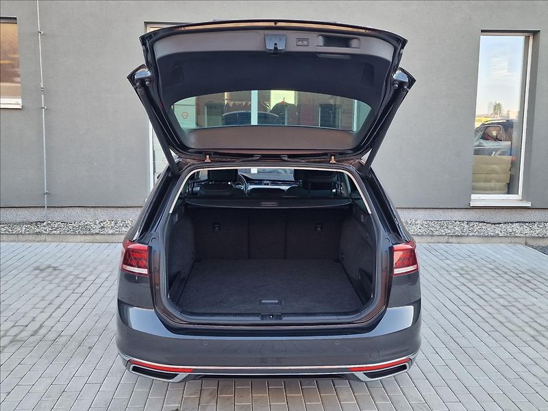 Volkswagen Passat 2.0TDI 147kW 4MOTION DSG Eleg - fotka 39 z 50