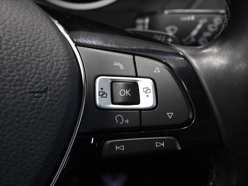 Volkswagen Tiguan 2,0 TSI 132KW DSG 1.majitel - fotka 19 z 40