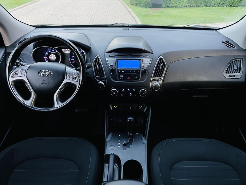 Hyundai ix35 2.0i AUTOMAT VYHŘEV TAŽNÉ - fotka 24 z 43