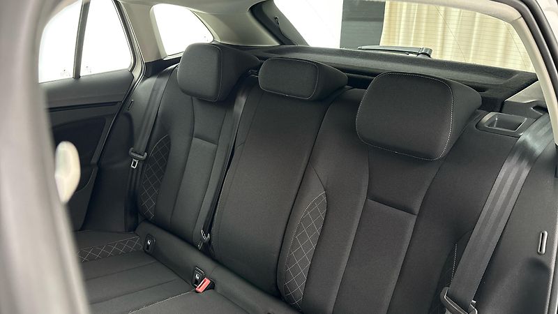 Škoda Scala 1.0 TSI Ambition - fotka 16 z 23