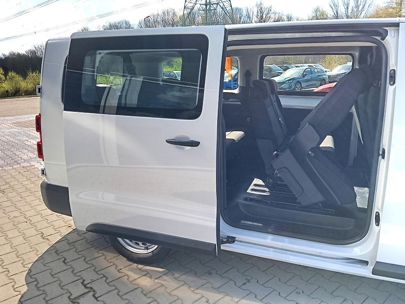 Peugeot Expert (2026) Combi L3 2.2 BlueHDi 150 MAN6 - fotka 20 z 23