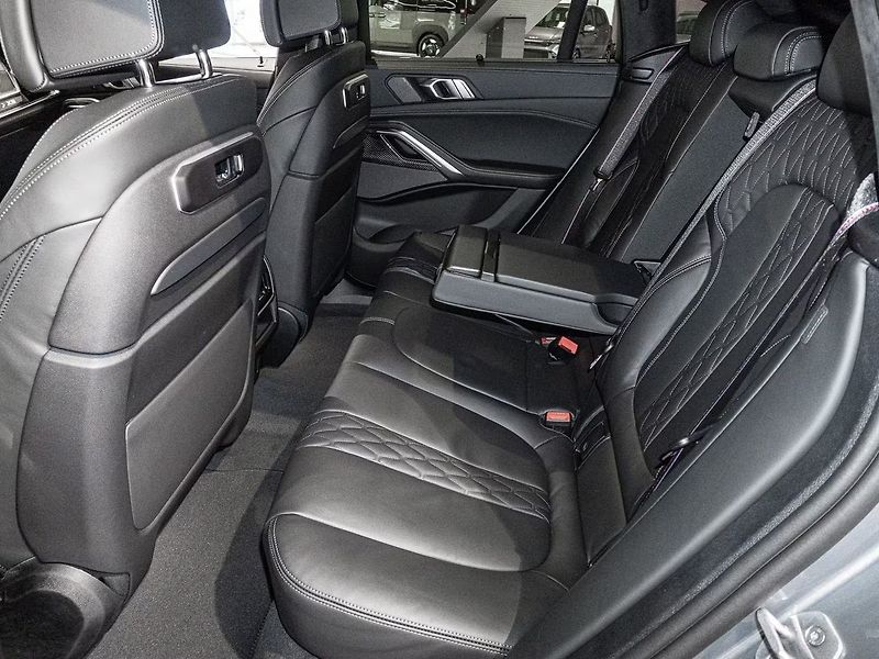 BMW X6 30d xDrive Masáže Nezávislé - fotka 5 z 7