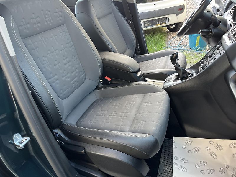 Opel Meriva (2015) PĚKNÝ STAV i CENA - fotka 25 z 39