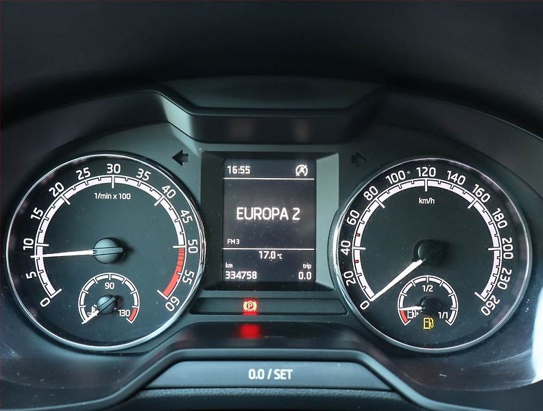 Škoda Octavia (2018) 1.6 TDI, Tempomat - fotka 11 z 22