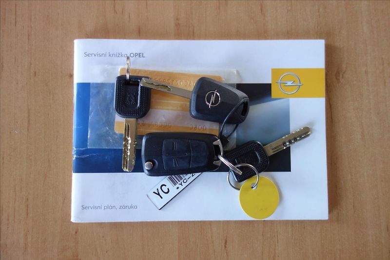 Opel Corsa 1,2 i, ČR, SERV.KN., 44TIS.KM. - fotka 29 z 33