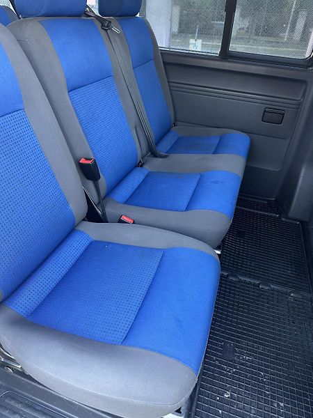 Volkswagen Caravelle (2005) 2.5 TDI 128kw 4x4 8 míst - fotka 6 z 19