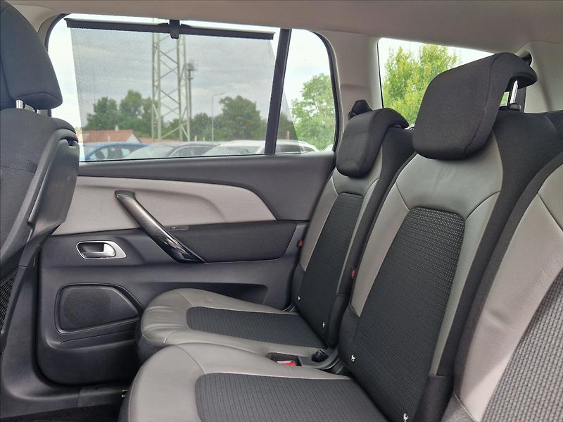 Citroën Grand C4 Picasso 2,0 HDI NAVI AC AUTO 7MÍST - fotka 16 z 35