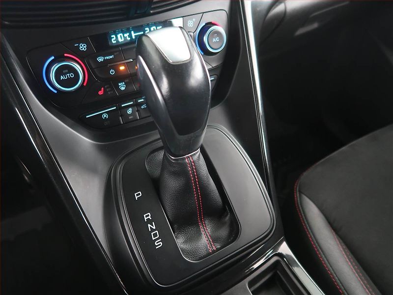 Ford Kuga (2018) ST-Line 1.5 EcoBoost, 4X4 - fotka 13 z 21