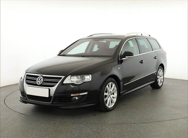 Volkswagen Passat (2010) 2.0 TDI, Automat, po STK - fotka 2 z 17