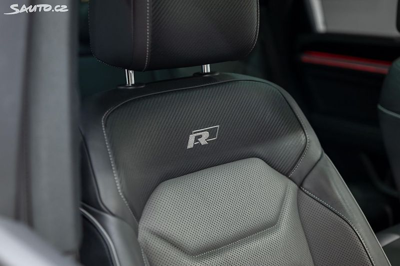 Volkswagen Touareg R-Line 3.0 TDI 210 kW - fotka 30 z 50