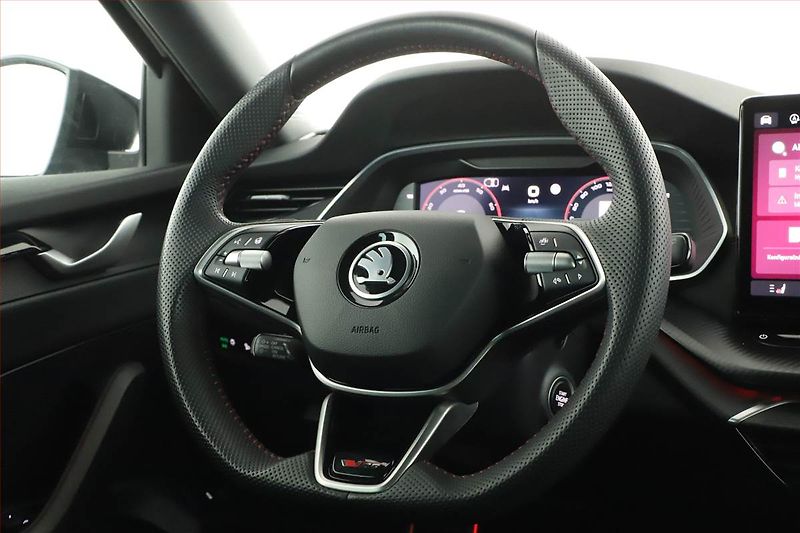Škoda Octavia (2025) RS 2.0 TSI, RS, Matrix FUllLed - fotka 19 z 25