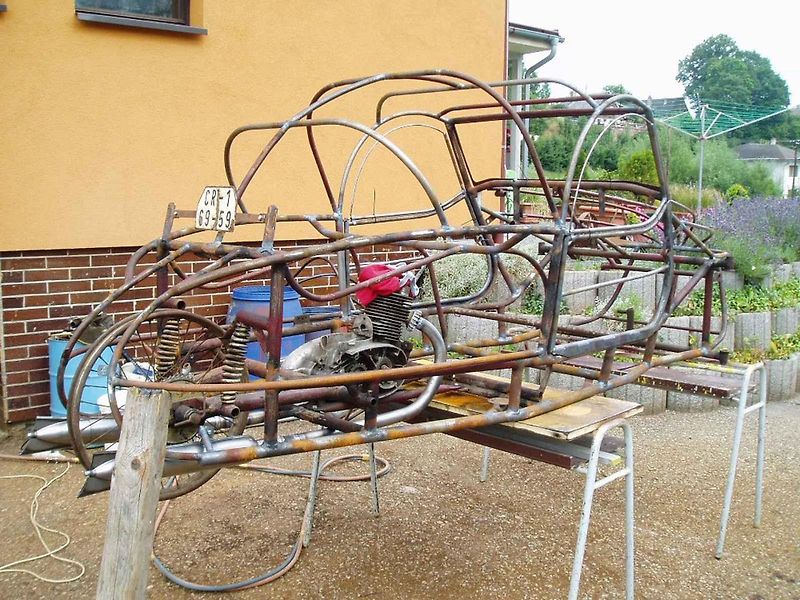 Velorex 16/250 v tmavé čokoládově hnědé barvě.
