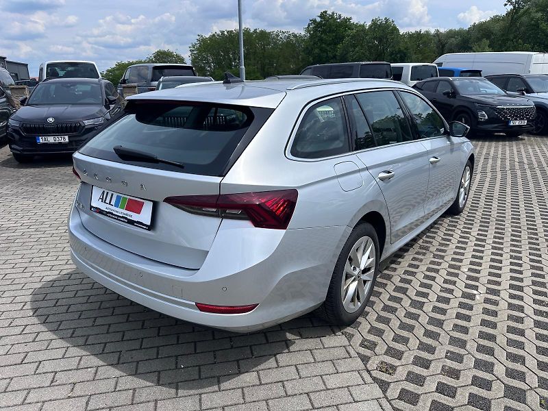 Škoda Octavia 2.0 TDI Style - fotka 2 z 15