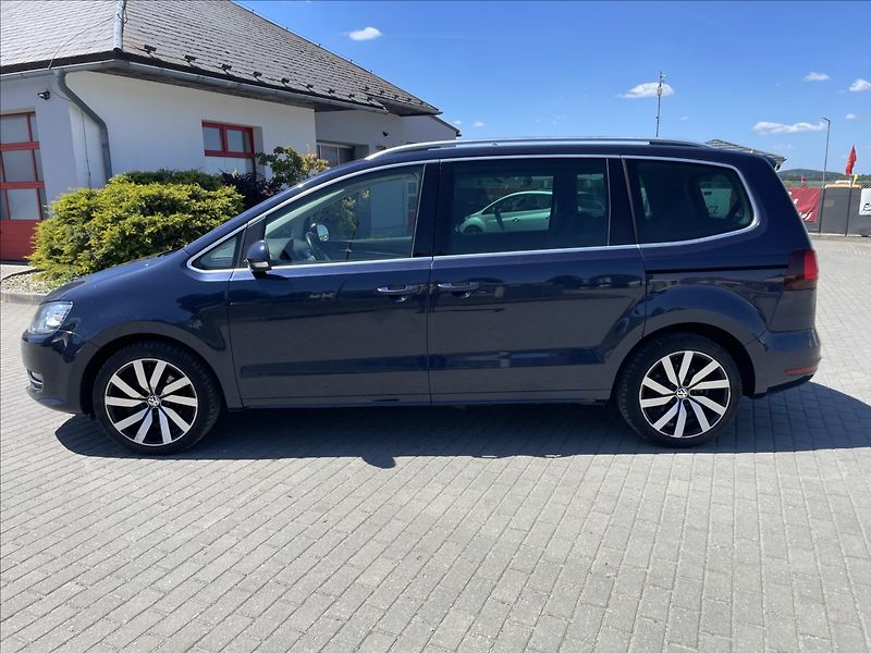 Volkswagen Sharan 2,0 TDi 135kw DSG 7míst Highli - fotka 2 z 46
