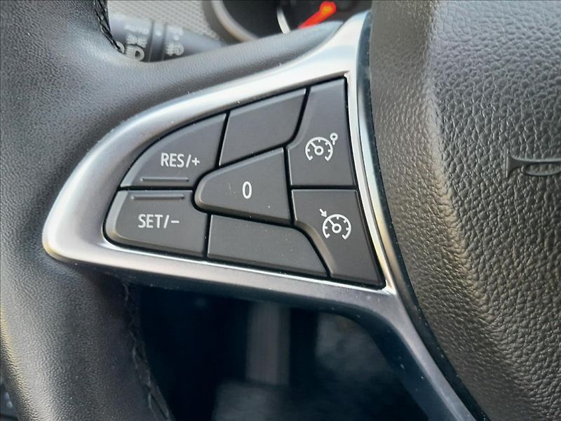 Dacia Sandero 1,0 SCe 49kW - fotka 37 z 48