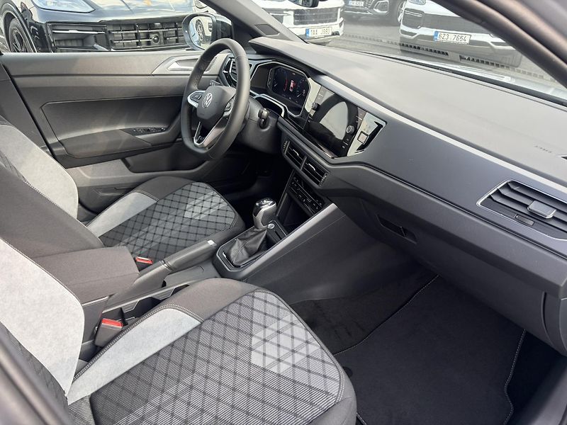 Volkswagen Taigo (2025) 1,0TSI - fotka 16 z 24