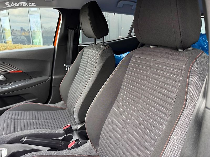 Peugeot 2008 (2020) 1.2 74 kW - fotka 14 z 20