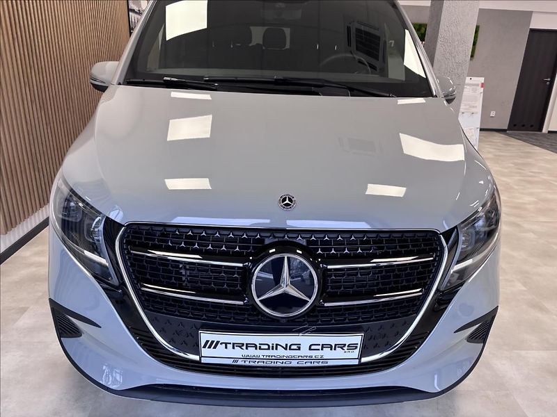 Mercedes-Benz Třídy V V300D 4MATIC STYLE L - fotka 2 z 38