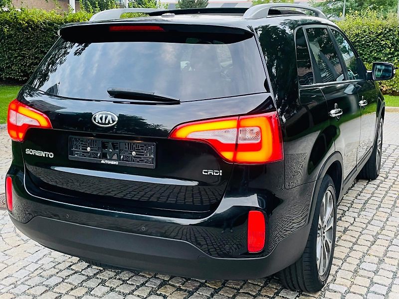 Kia Sorento 2.2D 4x4 AUT PANORAMA VÝHŘEV  - fotka 11 z 51