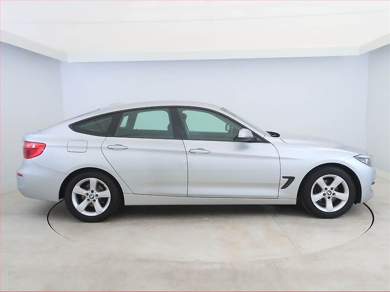 BMW Řada 3 (2018) 318d GT, Automat, Navi - fotka 6 z 25