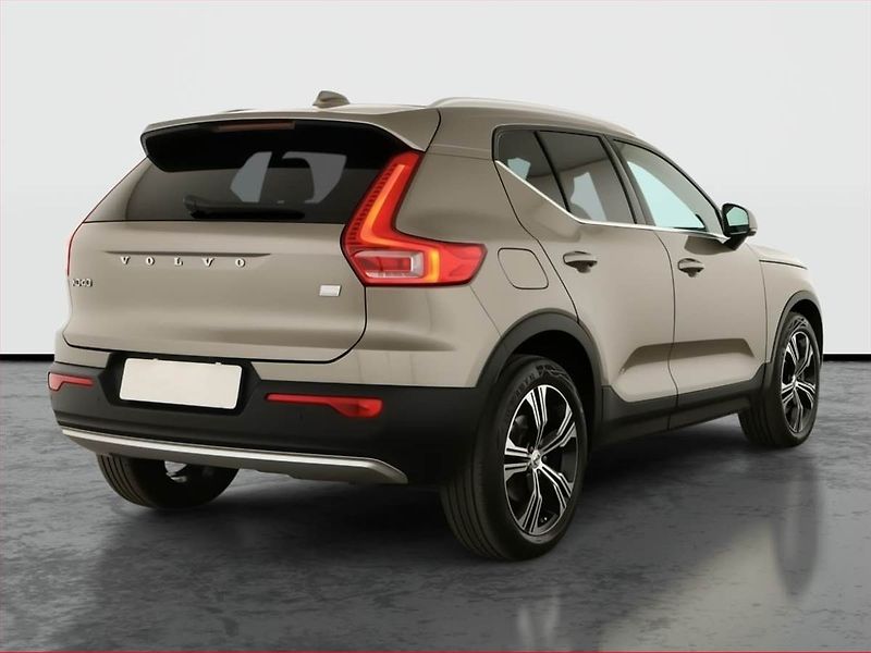 Volvo XC40 (2020) T5 Recharge - fotka 5 z 19