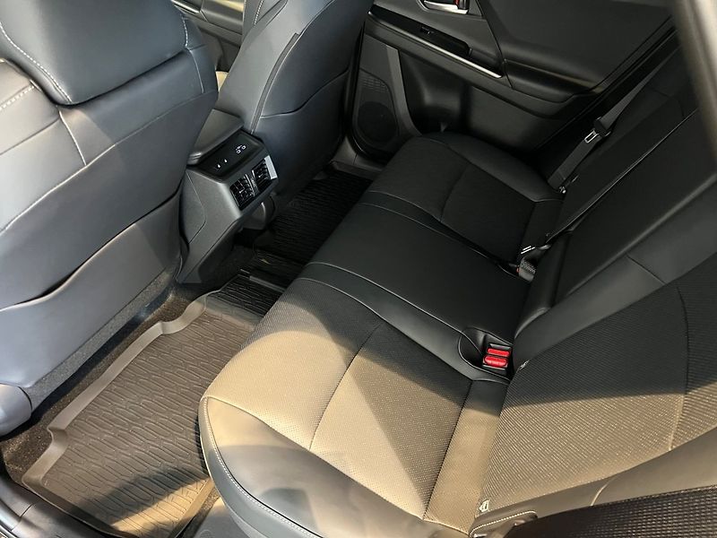 Subaru E-Outback 74.7 kWh AWD Comfort H/K Venti - fotka 15 z 18