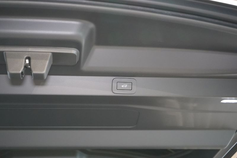 Land Rover Range Rover P530 Autobiography, MERIDIAN - fotka 15 z 50